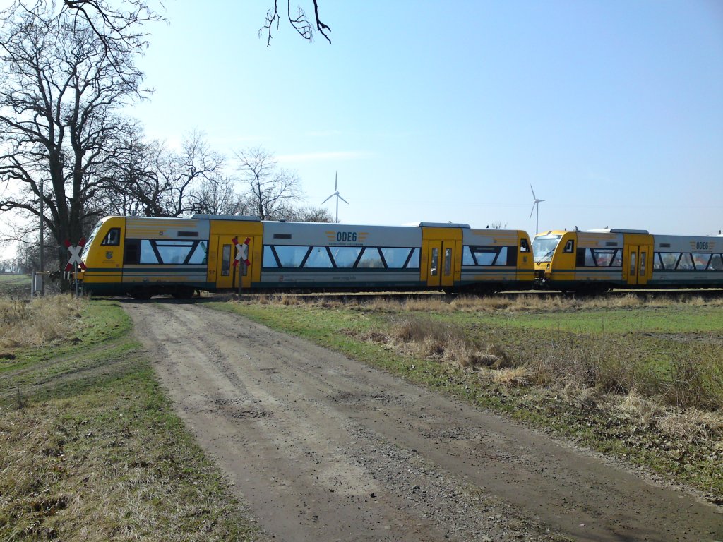 Am 16.03.2012 erreicht die ODEG in wenigen Minuten den Bahnhof Letschin auf der Strecke Bln-Lichtenberg - Eberswalde - Frankfurt (Oder).