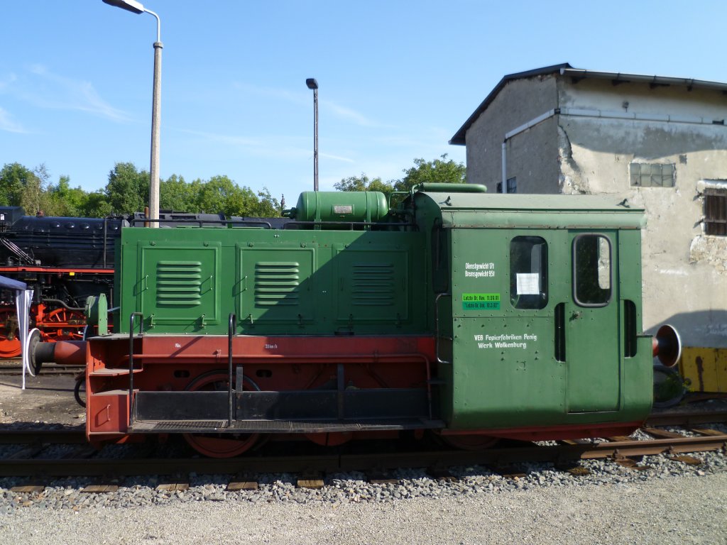 Am 16.09.12 war bei der IG Traditionslok 58 3047 e.V. Glauchau ein Bw Fest. Hier die Kf II Typ N4b. Noch mit der Aufschrift VEB Papierfabriken Penig Werk Wolkenburg.
