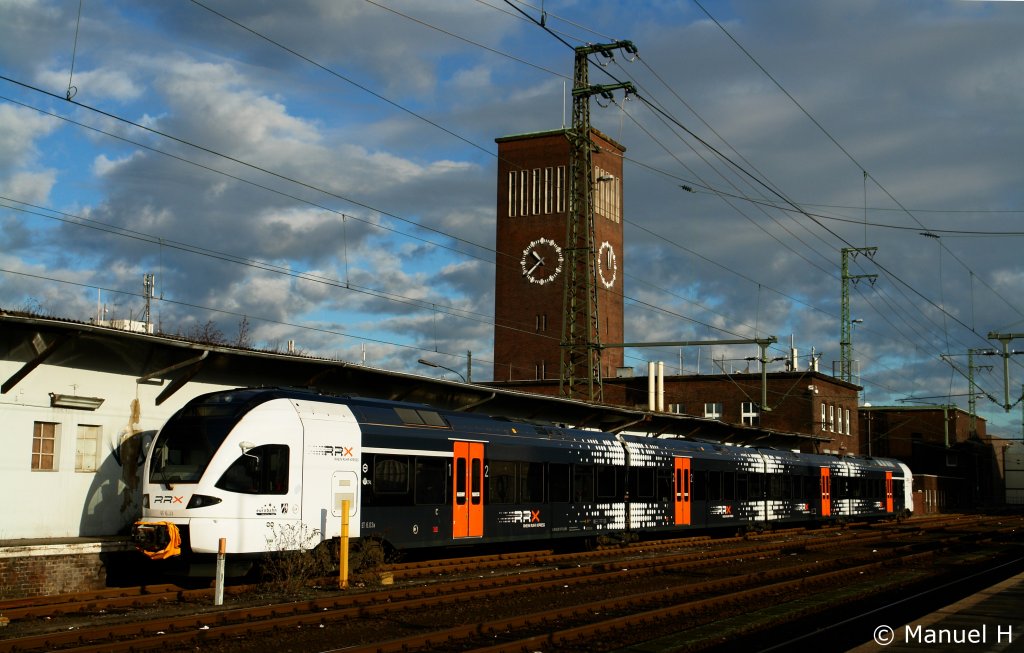 Am 16.1.2011 wartet Eurobahn ET 6.03 am HBF Dsseldorf auf neuer aufgaben.
Der Zug trgt das RRX Design.
