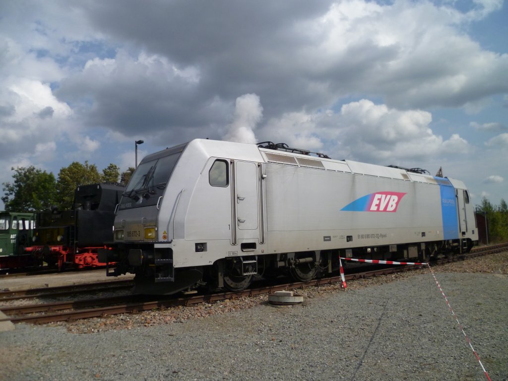 Am 17.09.11 war bei der IG Traditionslok 58 3047 in Glauchau ein BW Fest. Zusehen war auch die 185 672-3. 

