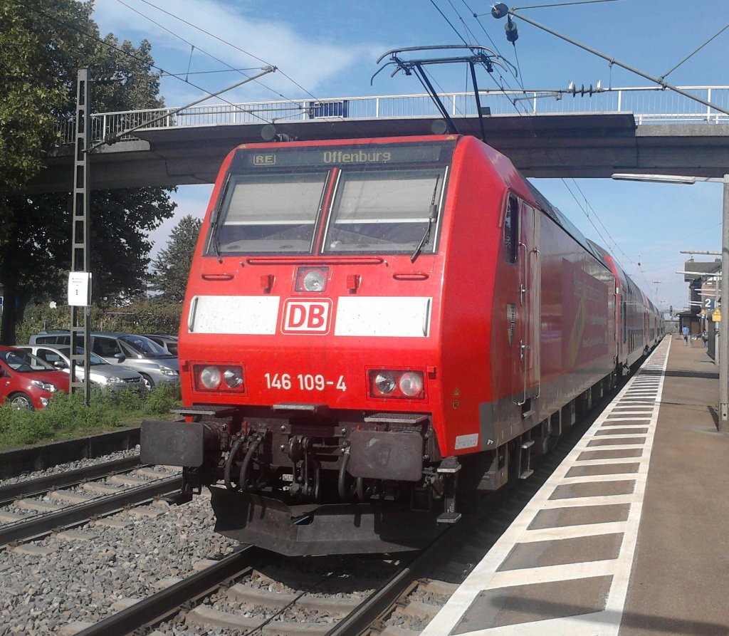 Am 17.09.2012 kam 146 109-4 mit RE 26508 und +4 min. in Orschweier.