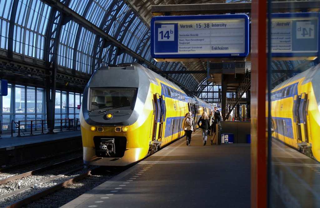 Am 17.10 2010 fhrt dies DD IRM mit IC nach Enkhuizen !