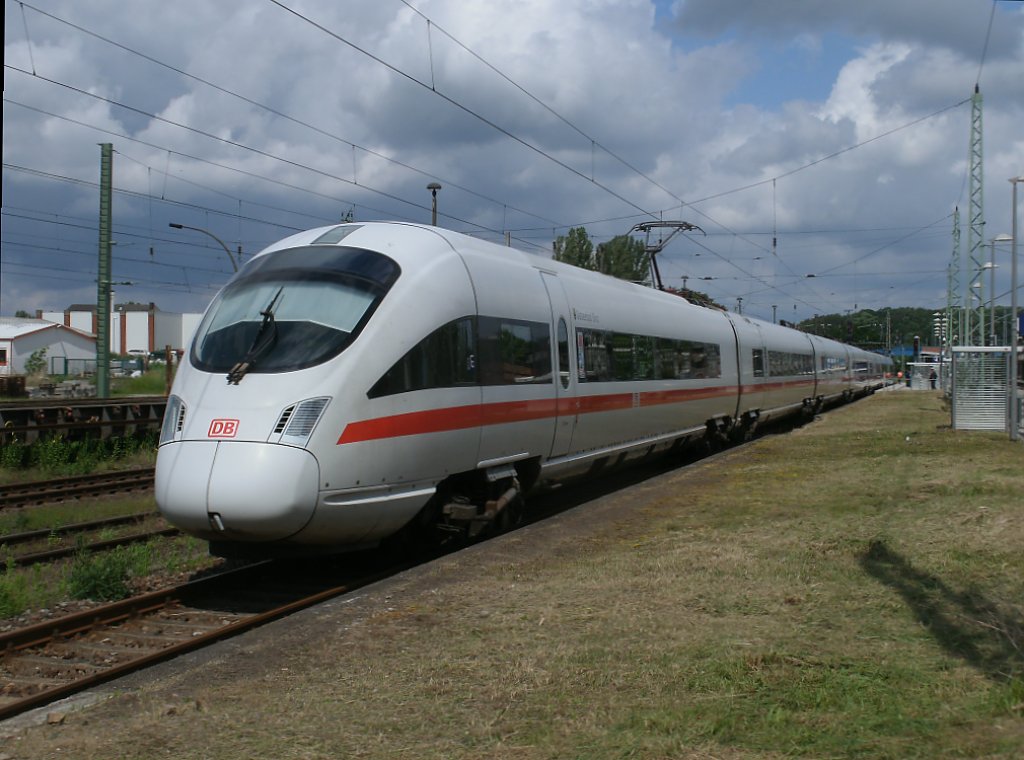 Am 17.Juni 2011 wurde in Binz der ICE 411 063/563 auf dem Namen  Ostseebad Binz  getauft,bevor die Taufe begann stand der Zug eine Stunde lang in Bergen/Rgen,hier stiegen der Bahnchef und die Bundeskanzlerin spter hinzu.