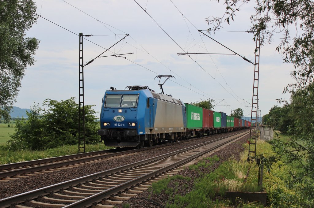 Am 17.Juni 2013 war ITL 185 524 mit einem Containerzug bei Elze(Han) auf dem Weg Richtung Norden.