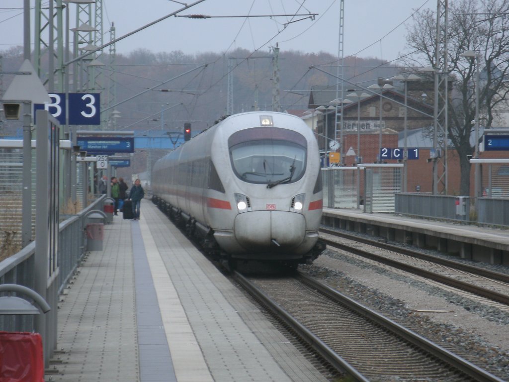 Am 17.November 2012 gab es wieder ICE Einsatz auf Rgen.411 081 kam als ICE 1515 von Binz nach Bergen/Rgen und fuhr nach Mnchen.