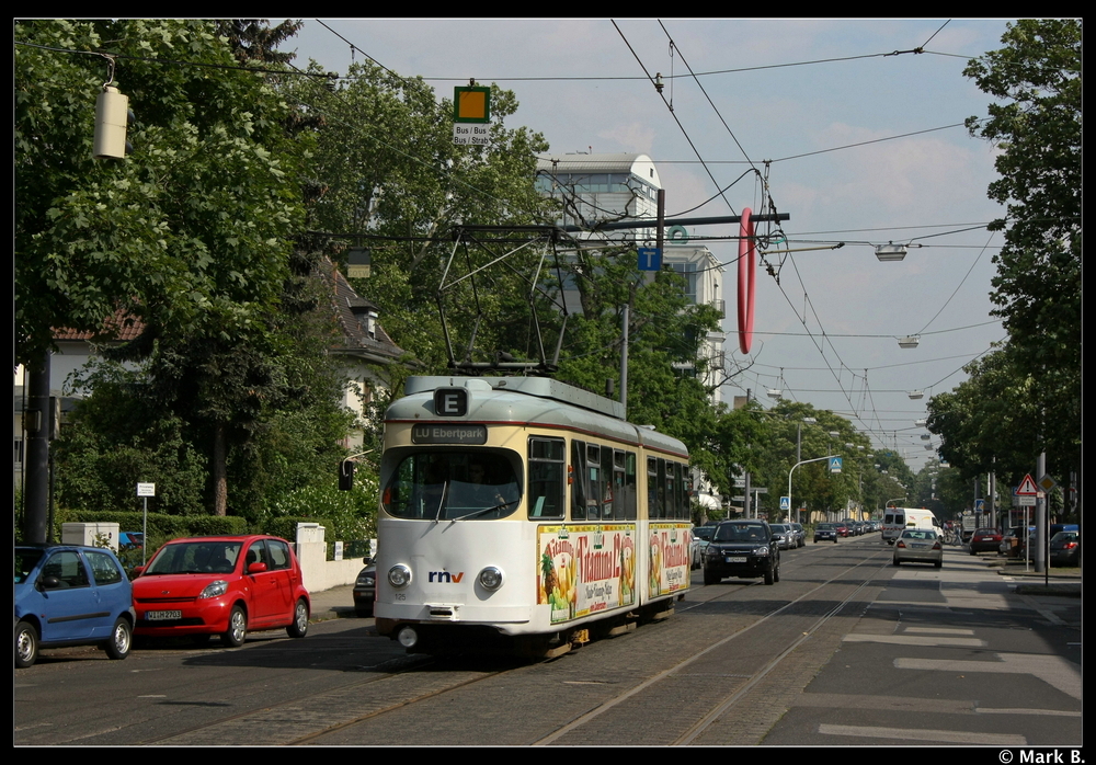 Am 18.06.10 war Wagen 125 (Ludwigshafens letzter hochflur GT6) auf dem Ebertparkverstrker anlssig des Parkfestes unterwegs. Hier sehen wir ihn an der Fichtestrae.