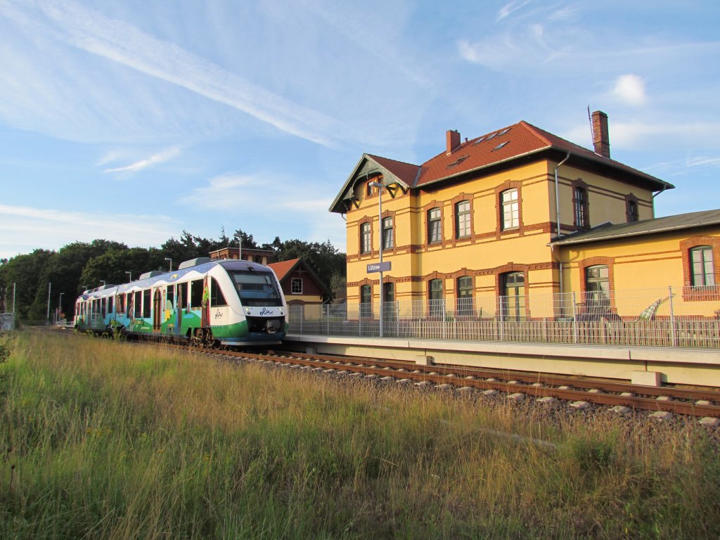Am 18.08.2012 ein kurzer Zwischenstop f�r den VT 702 der OLA Schwerin am HP L�tzow auf dem Weg nach Rehna 