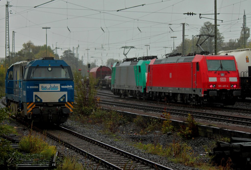 Am 18.10.2011 stehen die MaK G 2000 BB V206 der Rurtalbahn (274 410-2), 185 401-4 und Cobra 186 214 (2822)in Aachen West.