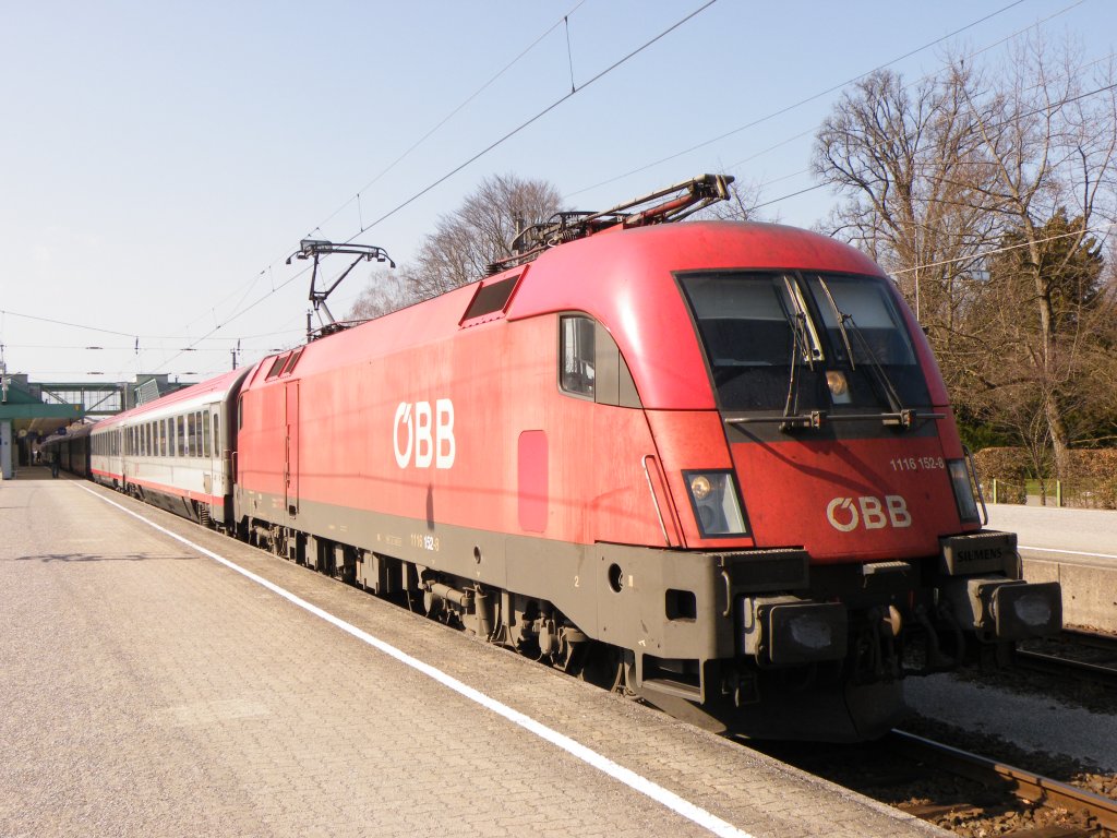 Am 18.Mrz 2012 legte 1116-152 mit ihrem IC 118 von Salzburg Hbf nach Mnster (Westf.) Hbf einen kurzen Halt in Bregenz ein.
