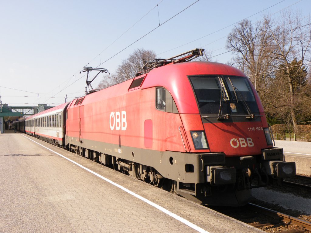 Am 18.Mrz 2012 legte 1116-152 mit ihrem IC 118 von Salzburg Hbf nach Mnster (Westf.) Hbf einen kurzen Halt in Bregenz ein.
