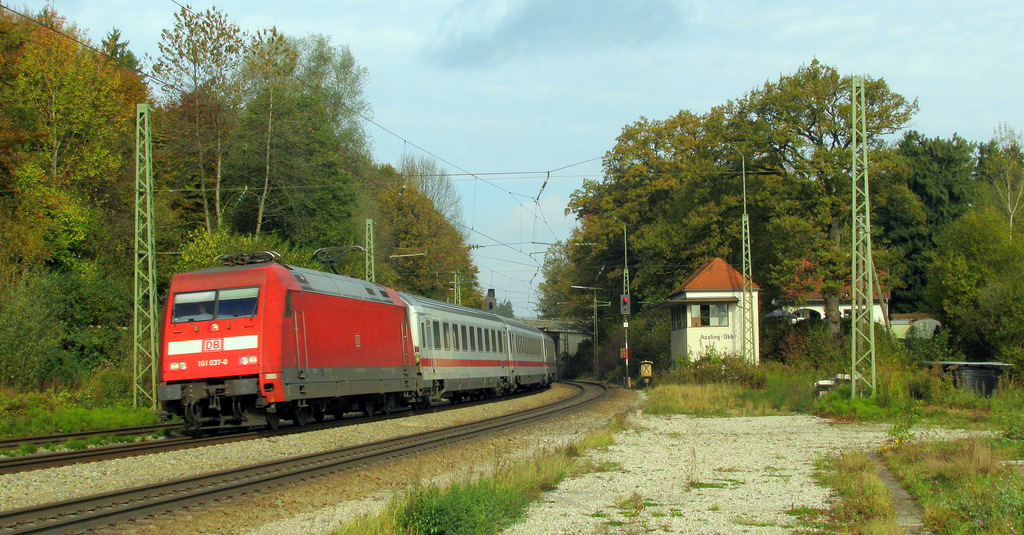 Am 19.10. folgte dann in Richtung sterreich als nchstes die 101 037-0 mit dem EC 317 in Richtung Graz.