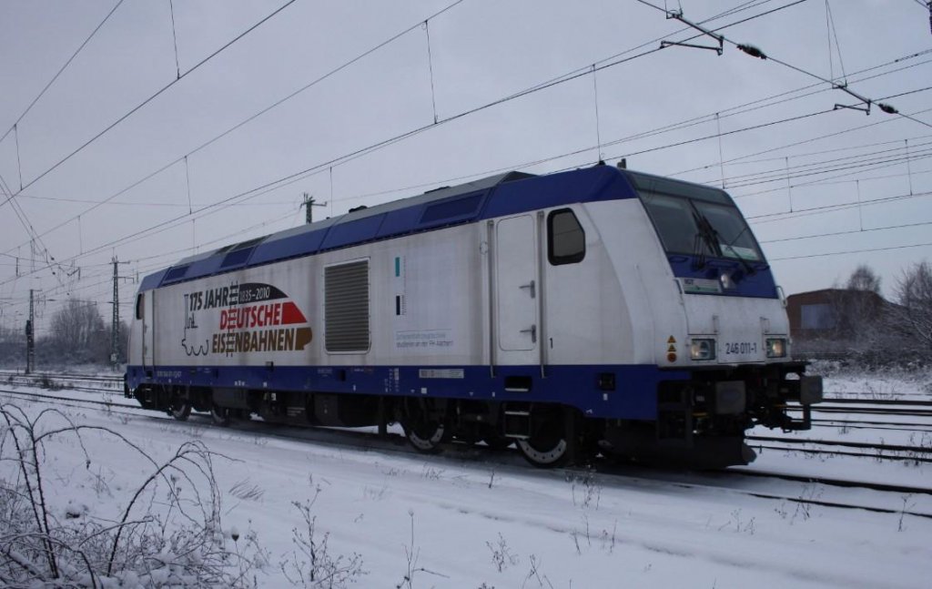 Am 19.12.2010 kam 246 011 Solo durch Magdeburg - Sudenburg gefahren