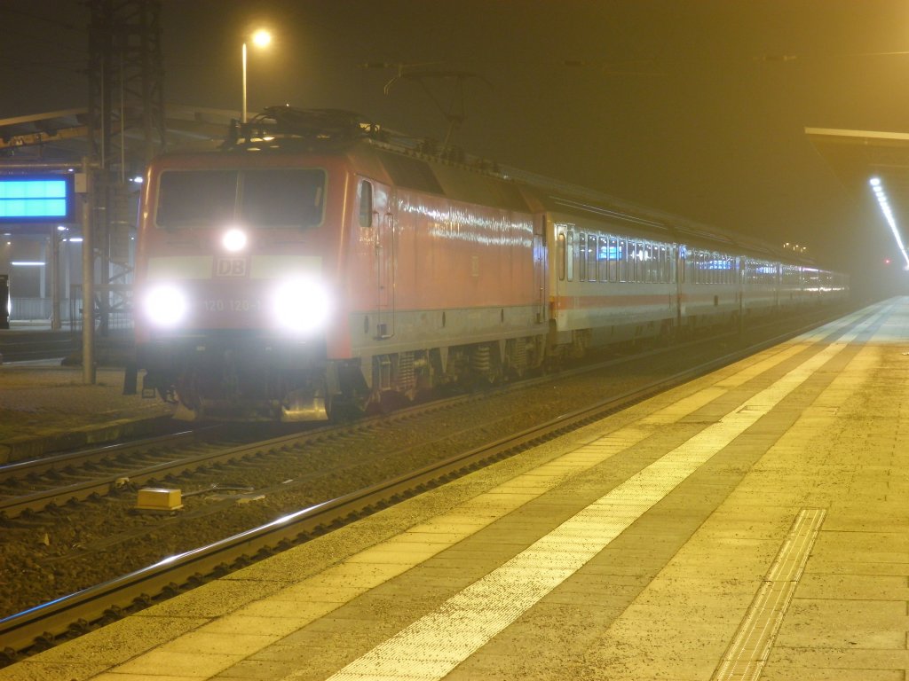 Am 19.12.2012 kam ‎120 120 mit IC 147 aus Amsterdam Centraal nach Stendal um dann nach Berlin Ostbahnhof weiter zu fahren.