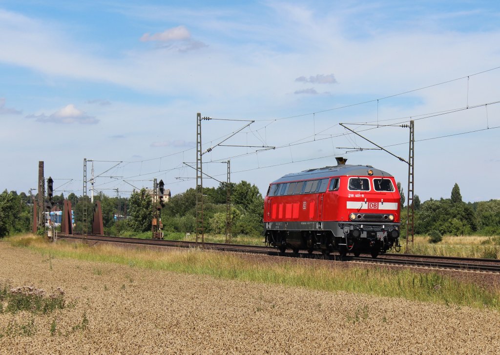Am 1.August 2013 war 218 401 als Tfzf bei Elze(Han) auf dem Weg in die Heimat.