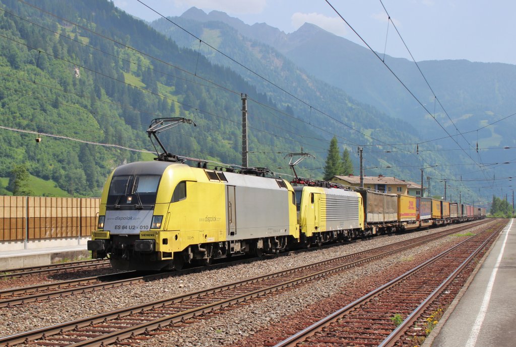 Am 1.Juli 2012 durchquerte 182 510 mit einer weiteren Dispolok den Bahnhof Dorfgastein auf der Tauernbahn Richtung Schwarzach St.Veit.