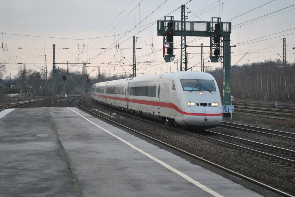 Am 20. Februar 2011 fhrt BR 402 „Templin“ durch Bochum-Ehrenfeld als ICE in Richtung Berlin.