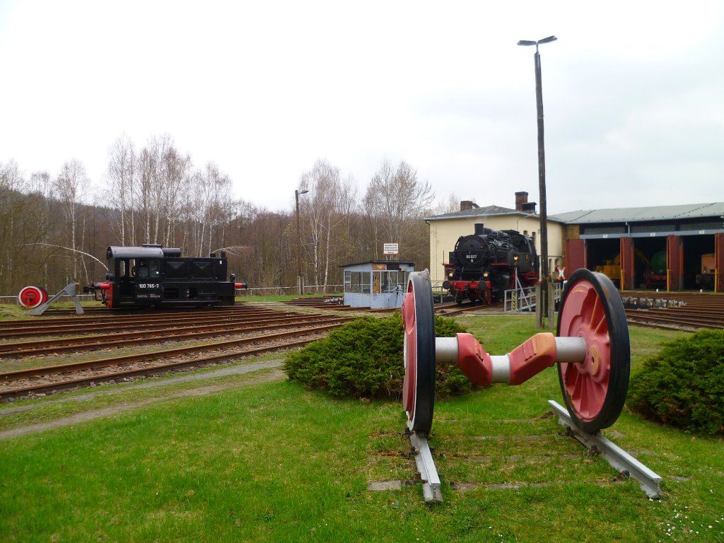 Am 20.04.13 war im Eisenbahnmuseum Adorf Saisonerffnung. Zusehen 86 607 und 100 765-7.
