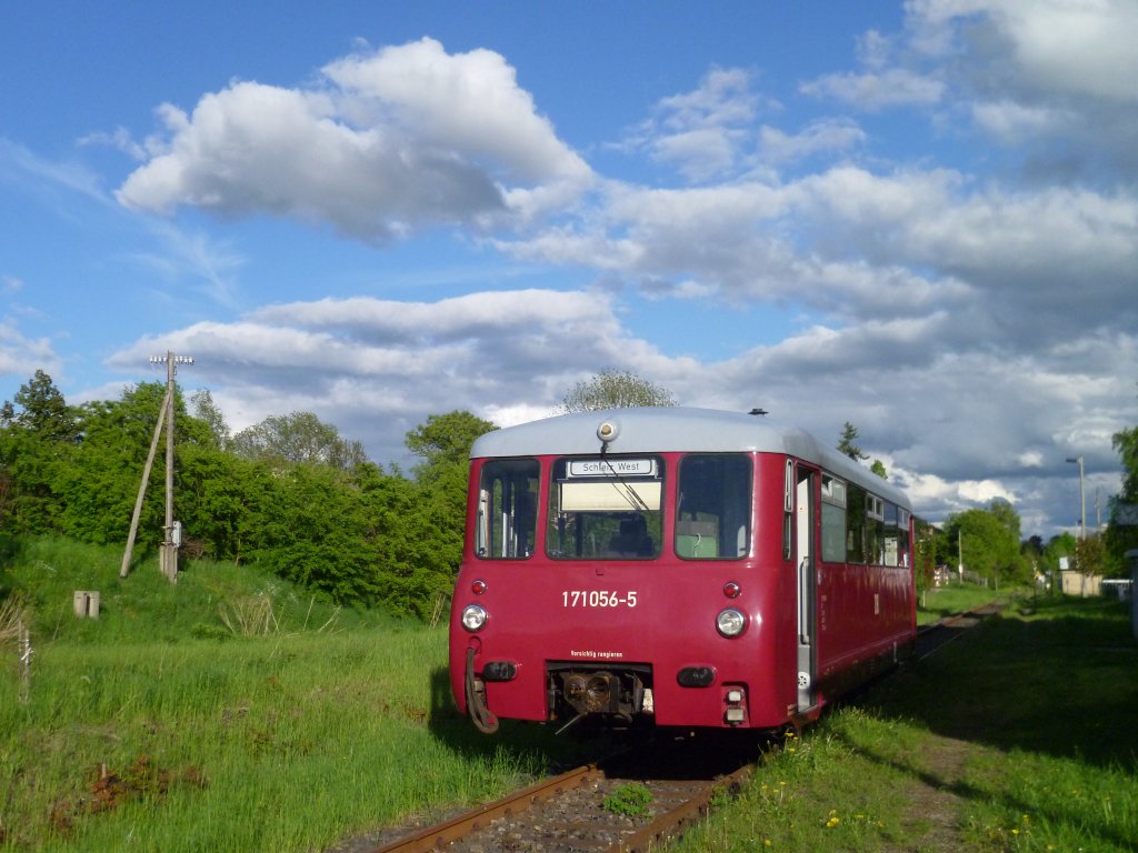 Am 20.05.13 war Deutscher Mhlentag, da fuhr die Ferkeltaxe wieder von Schnberg/V. nach Schleiz West und zurck. Hier die Endstation in Mhltroff.