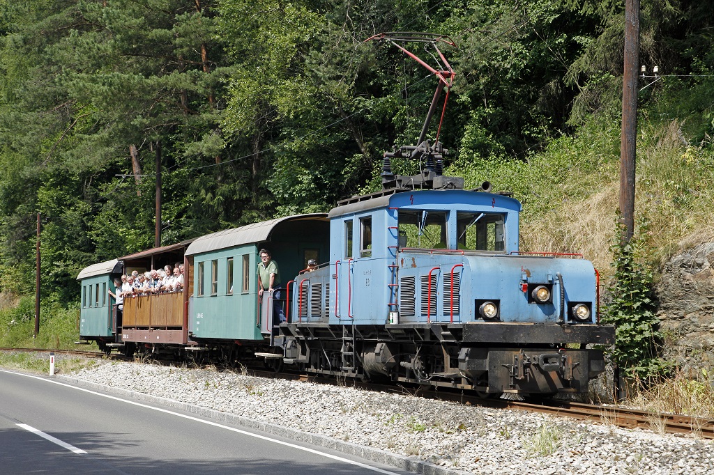 Am 20.07.2013 fand der vierte Betriebtag der Breitenauerbahn in der Saison 2013 statt. Die E3 pendelte an diesem Tag fnfmal durchs Breitenauertal. Das Bild zeigt den Zug bei Schafferwerke.