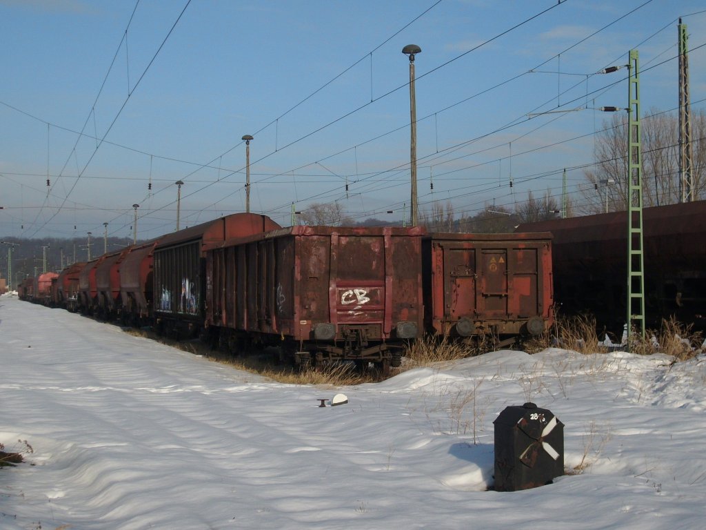 Am 20.Februar 2010 kam sogar Tante Sonne raus,als ich diese ausrangierten G�terwagen in Bergen/R�gen fotografierte.