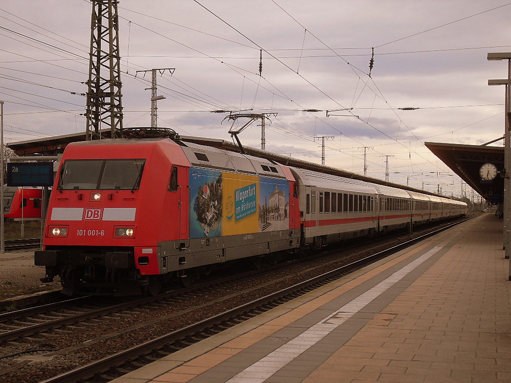 Am 21.04.2012 kam 101 001 mit dem IC 147 aus Schipol in Stendal an.Nach kurzem Stop fuhr sie weiter in Richtung Berlin HBF.