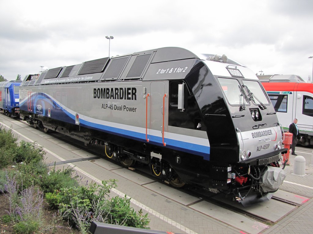 am 21.10.2010 live auf der Innotrans 2010 eine Lok fr Amerika ALP-45DP von Bombardier
