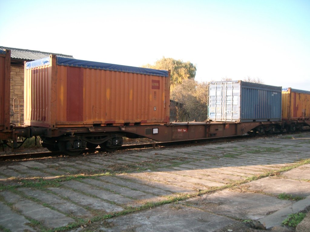 am 2.11.2011 stand dieser rumnische Containerwagen in Bad Langensalza Ost mit 4 anderen im Abstellgleis.