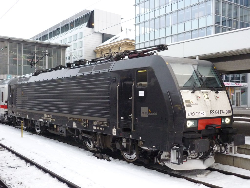 Am 21.12.2009 habe ich die ES 64 F4 010 in Mnchen Hbf Fotografieren knnen.