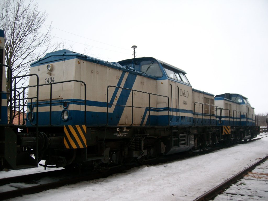 Am 2.1.2011 stand die D&D Lok 1404 zwischen ihren Schwesternloks 1702 und 1402 in Bad Langensalza Ost.