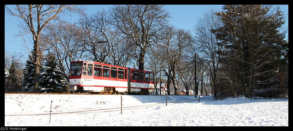 Am 22. Januar 2011 erreicht der ehemaliger Erfurter Tatrawagen 314 den Endpunkt der Thringerwaldbahn, das kleine, beschauliche rtchen Tabarz.