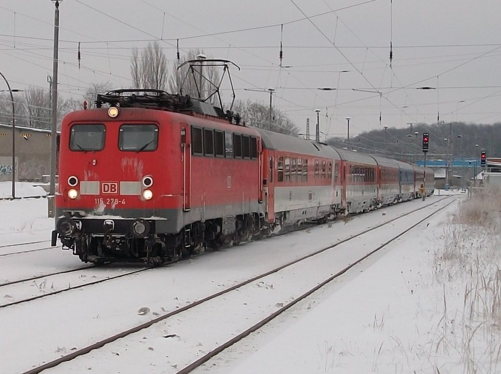 Am 22.Dezember 2010 gab es auch fr EC 379 Binz-Brno noch keinen Halt in Bergen/Rgen,als 115 278 noch durch Bergen/Rgen fuhr.Inzwischen halten wieder alle Zge wieder in Bergen/Rgen.