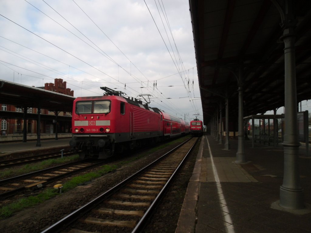 Am 23.04.2013 geschah dem FDL ein kleiner Fehler und schickte den RE 20 statt an Bahnsteig 3 durch das Gterzuggleis in Stendal.143 130 musste so an den Bahnsteig 3 rangieren und verlor noch mehr Zeit. 