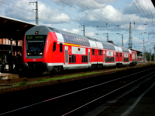 Am 23.09.2012 kam 112 139 mit dem OTTO HAT ZUGKRAFT als RE 20 aus Halle �ber Stendal nach Uelzen.