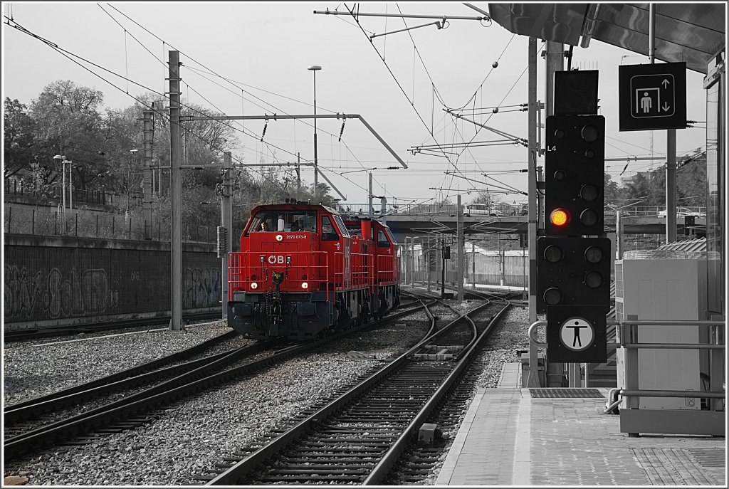 Am 23.10.2010 am ca. 12.05 durchfuhren 2 2070er (2070 073 und eine weitere)den Bahnhof Meidling von Wien Heiligenstadt kommend.