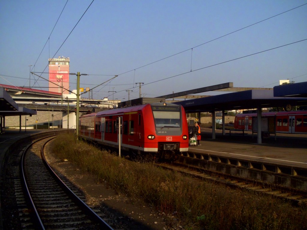 Am 23.10.2011 endete die Fahrt fr 425 221-9 in Ludwigshafen/Rh. Hbf.