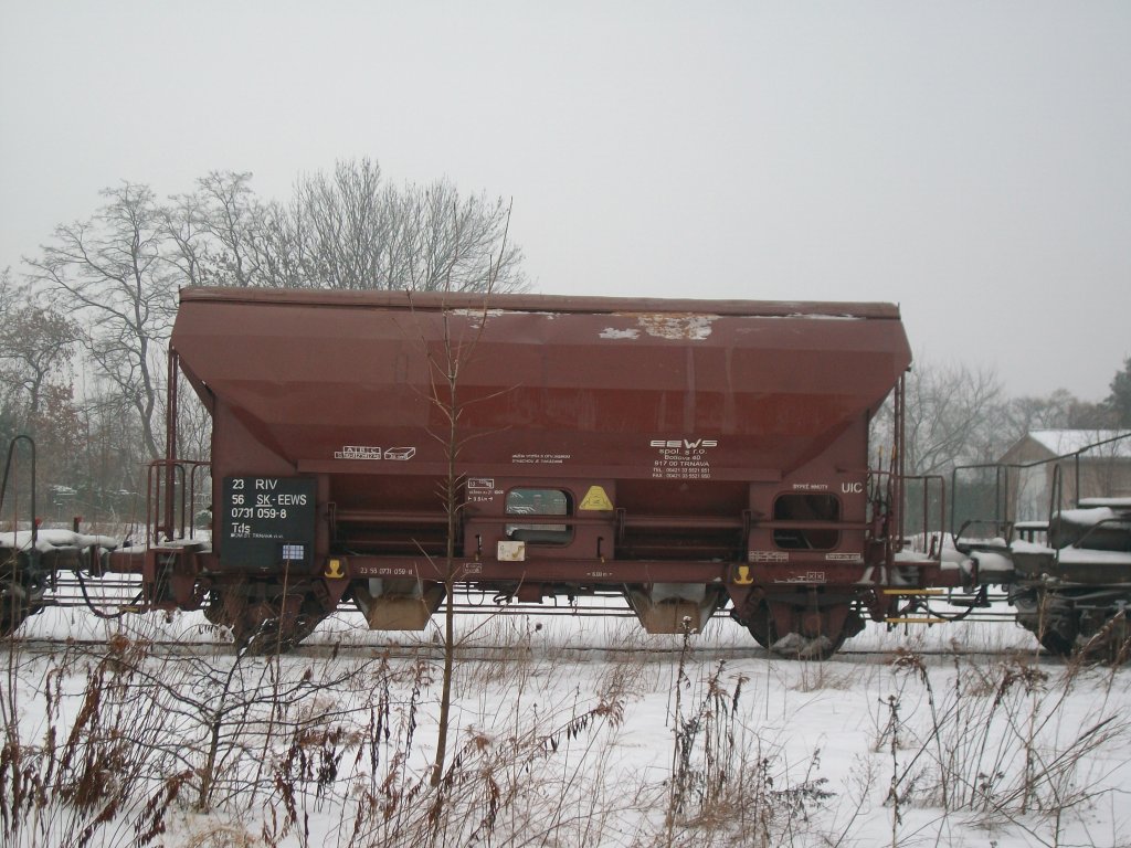 Am 23.12.2010 stand dieser slowakische Getreidewagen 23 56 073 1 059-8 mit 7 anderen Getreidewagen in Bad Langensalza.