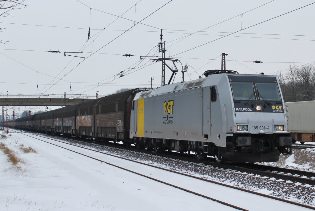 Am 23.Januar 2013 war PCT 185 681 mit einem ARS-Altmann-Zug in Elze auf dem Weg Richtung Sden.