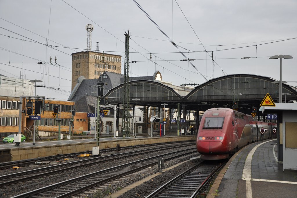 Am 24. November 2012 steht Thalys PBKA 4302 im Aachener Hbf und wartet auf Fahrterlaubnis nach Kln.