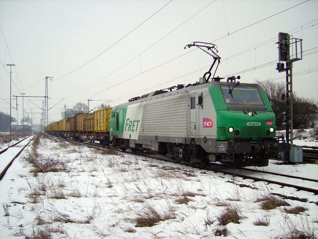 Am 24.01.2010 wartet 437 024 in K�nigslutter eine �berholung ab.