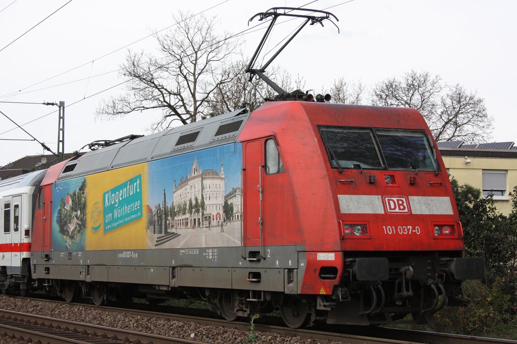 Am 2.4.12 schob die 101 037  Klagenfurt am Wrthersee  einen IC durch Bonn-Limperich.