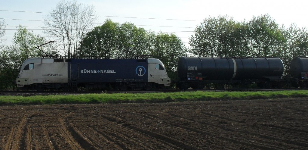 Am 25.04.2010 ein sehr schner Tag, War Khne+Nagel ES 64 U2 -035 in Mangolding. 