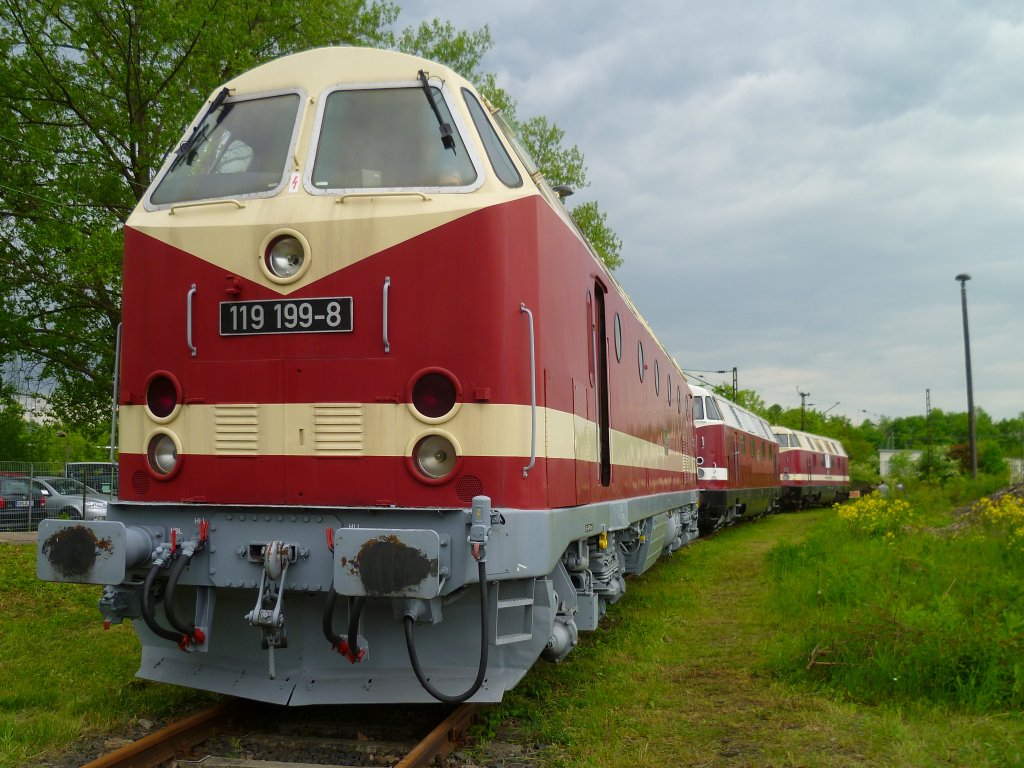 Am 25.05.13 fand in Weimar beim TEV das DR E-Lok Treffen statt. Zusehen 119 199-8, 118 578-4 und MEG 203 (228 503-9)