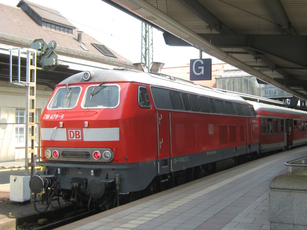 Am 25.06.2010 ist 218 478-6 frisch aus der Waschanlage in den Karlsruher HBF eingefahren.