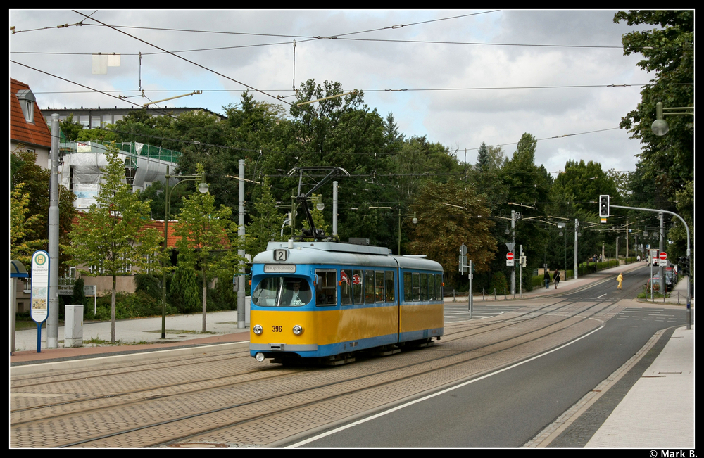 Am 25.August fhr der Dwag 396 auf der Linie 2. Hier am Hauptbahnhof.