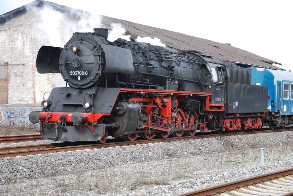Am 26. Februar 2010 fuhr der Sonderzug  Wappen von Blankenburg  mit der Dampflokomotive 50 3708-0 von Blankenburg nach Braunschweig Hbf. Auf diesem Foto ist den Zug zu sehen im Bahnhof Wernigerode.