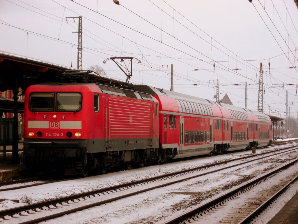 Am 26.01.2013 fuhr 114 024 auf der RE 20 Halle(Saale)->Magdeburg->Stendal->Salzwedel->Uelzen.