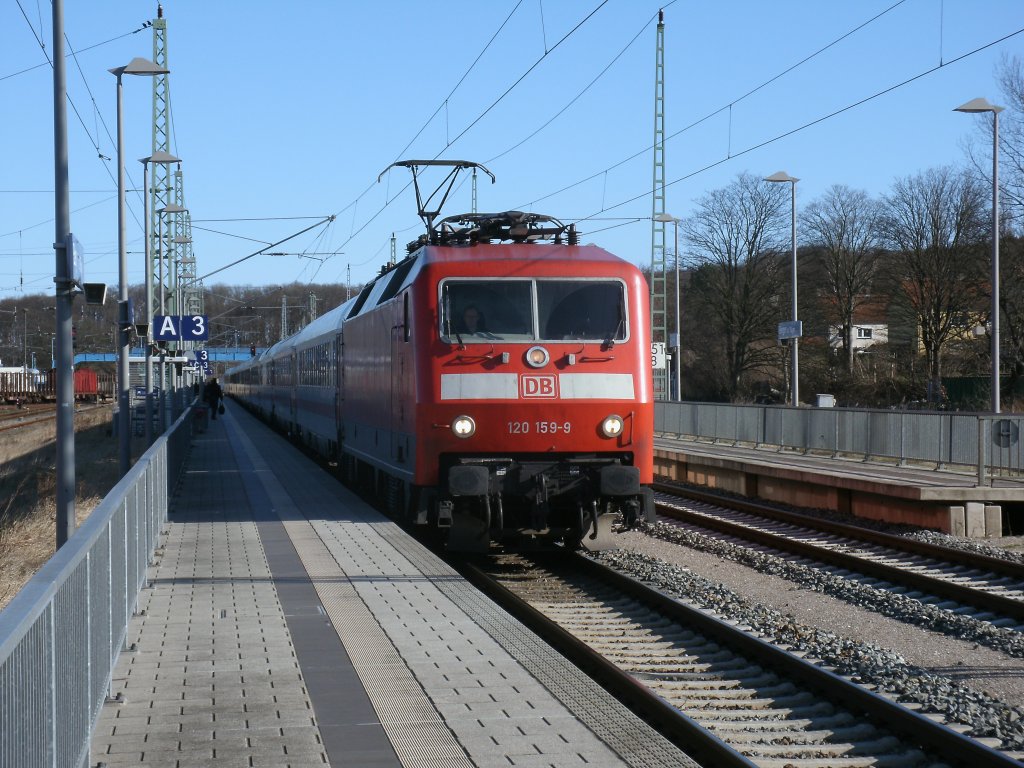 Am 26.Februar 2012 bespannte 120 159 den IC 2213 Binz-Stuttgart.Ankunft in Bergen/Rgen.