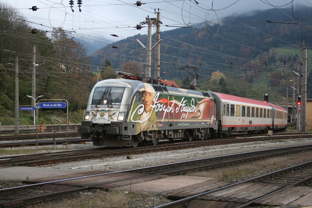 Am 27.06.2009 konnte die 1047 504 (Josef Haydn) mit IC256 bei der Einfahrt in der Bahnhof Bruck/Mur fotografiert werden.