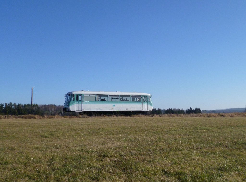 Am 27.11.11 fuhr die Wiesentatalbahn wieder. Mit 772 155-8, hier in Langenbuch.

