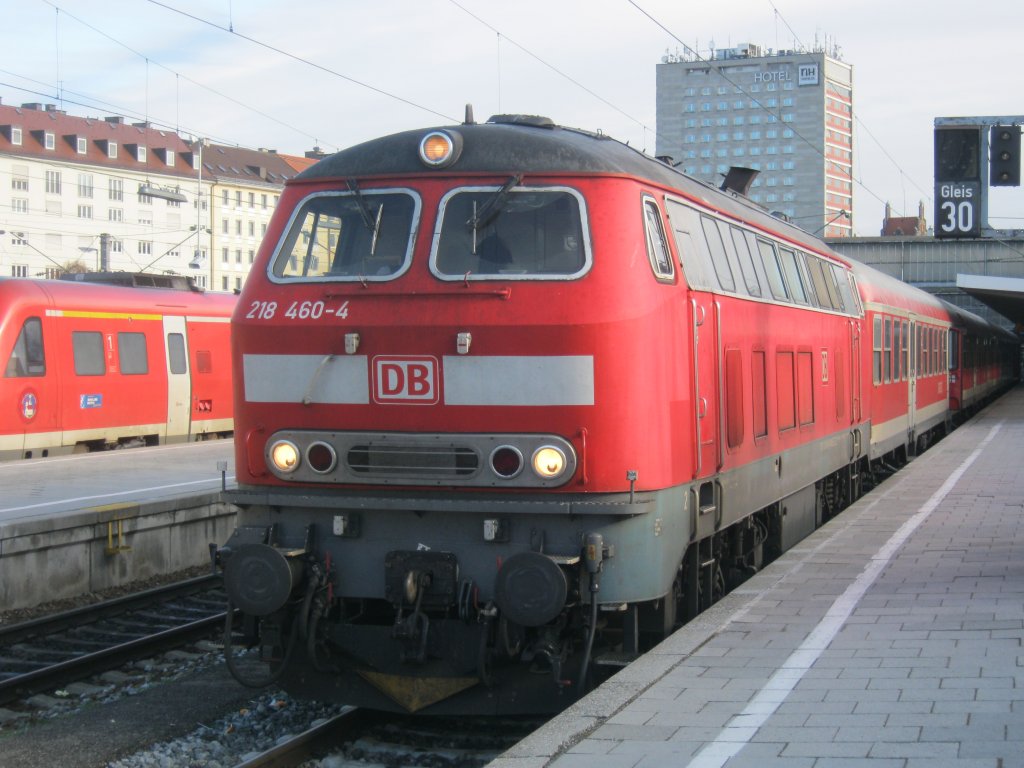 Am 27.12.2011 wartete 218 460-4 im HBF Mnchen auf die abfahrt nach Memmingen.